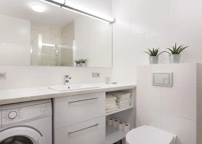 Olymp 114 I 120 Z Basenem, Sauna I Jacuzzi W Cenie