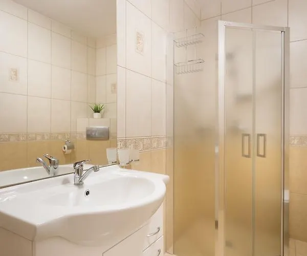 Olymp 114 I 120 Z Basenem, Sauna I Jacuzzi W Cenie * كولوبرزيغ